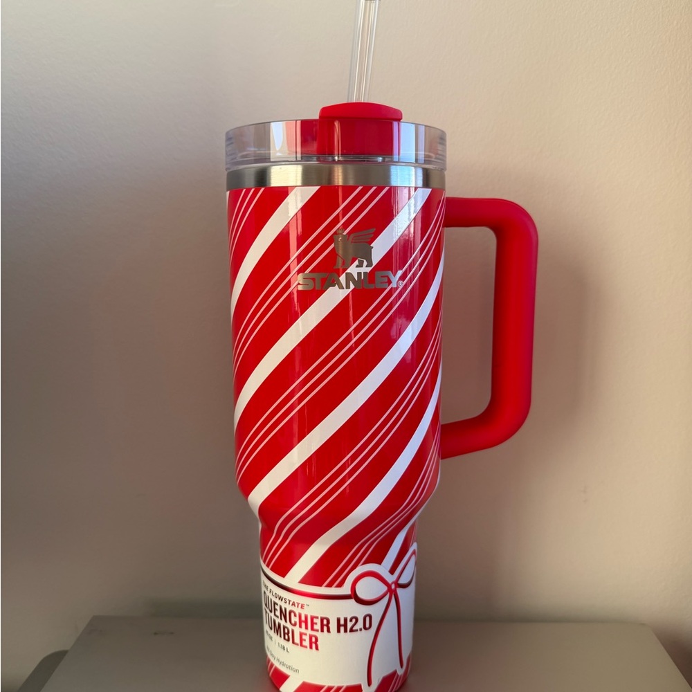 Stanley 40oz Stainless Steel H2.0 FlowState Quencher Tumbler Candy Cane Twist!